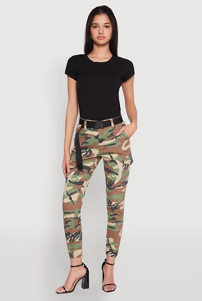 Womens Almost Famous Belted Camo Cargo Joggers, Green, Size L