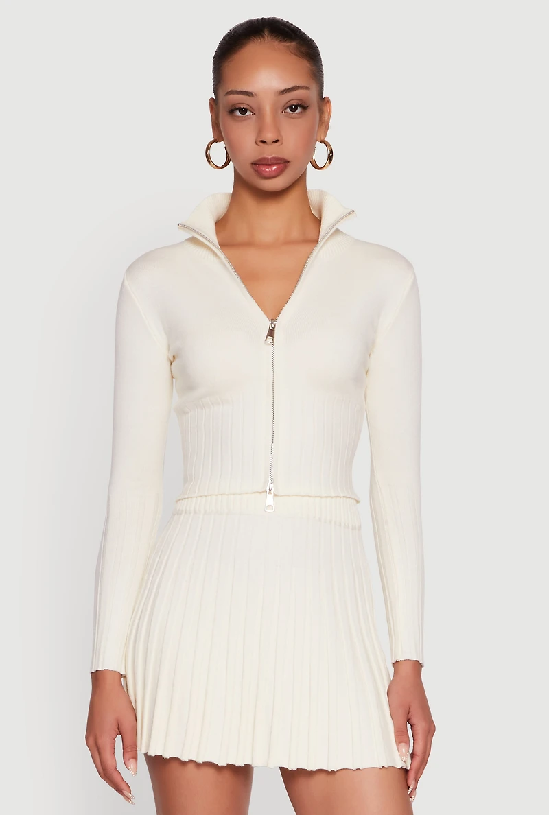 Womens Classic Fit Zip Front Mock Neck Cropped Sweater, Beige, Size M