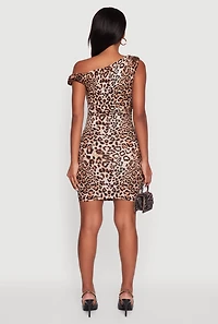 Womens Trendy Asymmetrical Shoulder Ruched Leopard Print Dress, Multi, Size S