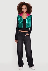 Womens Foiled Metallic Cropped Puffer Vest, Green, Size M