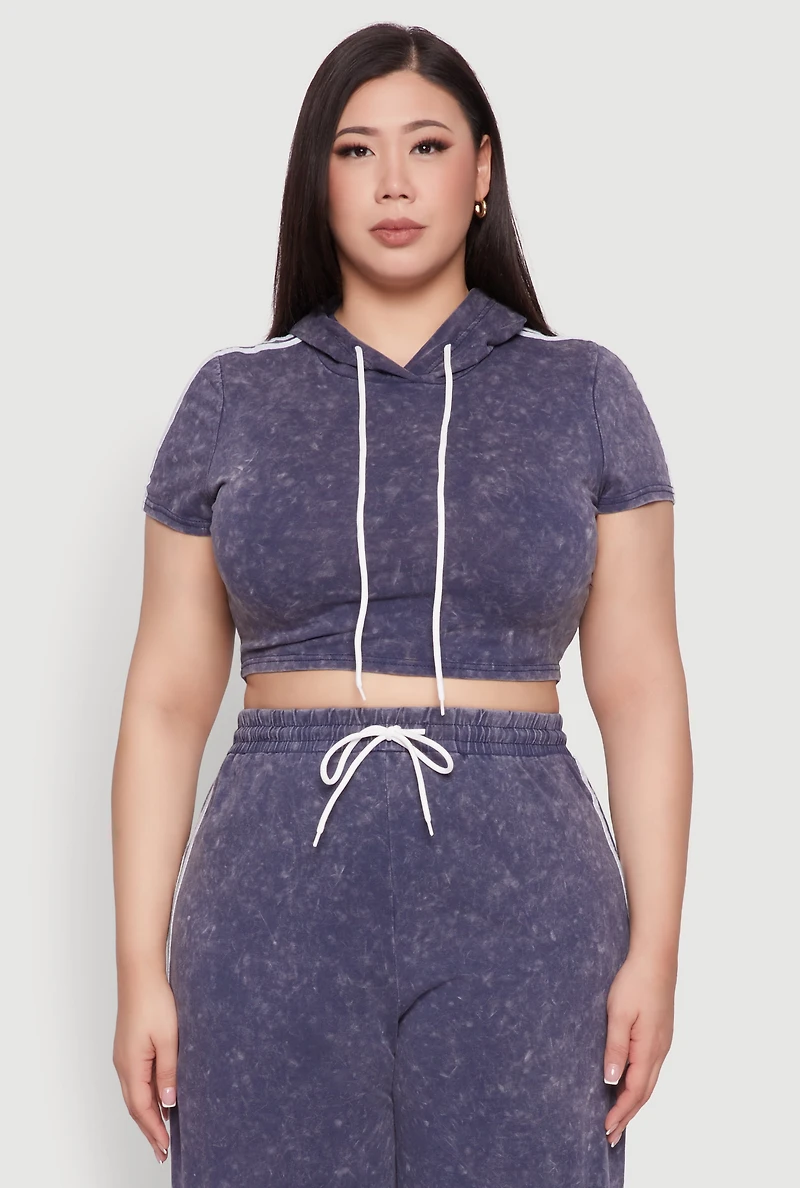 Womens Plus Size Daisy Mineral Wash Cropped Hooded T Shirt with Varsity Stripe, Blue, Size 3X