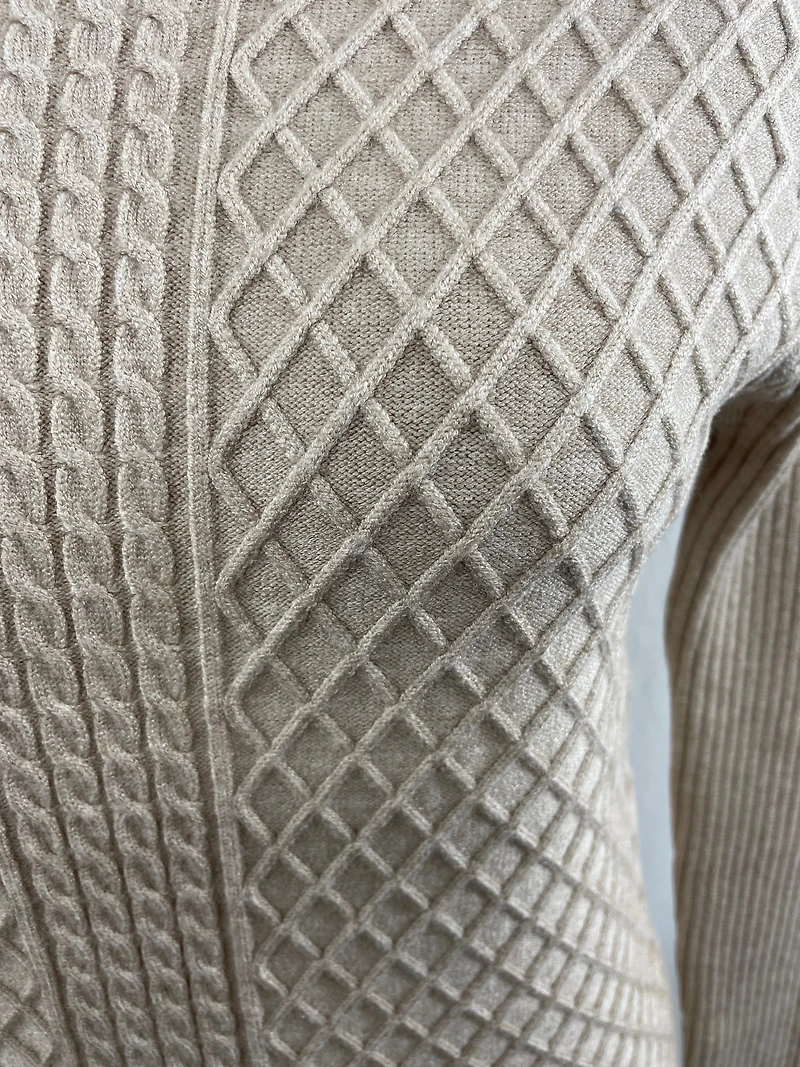 Chandail uni en tricot extensible texturé