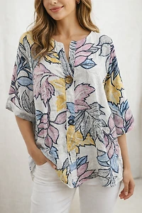 Haut imprimé de feuillage et scripts