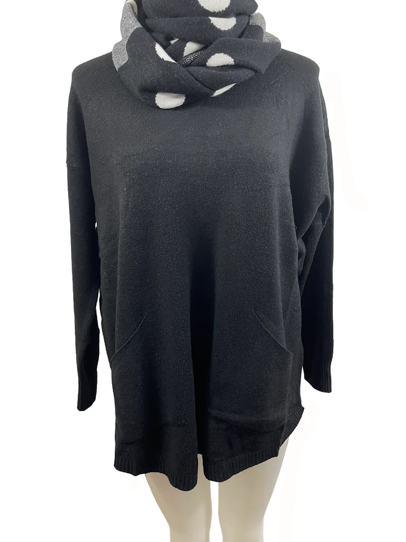 Set. Oversized Top and polka-dot woven scarf super-soft knit