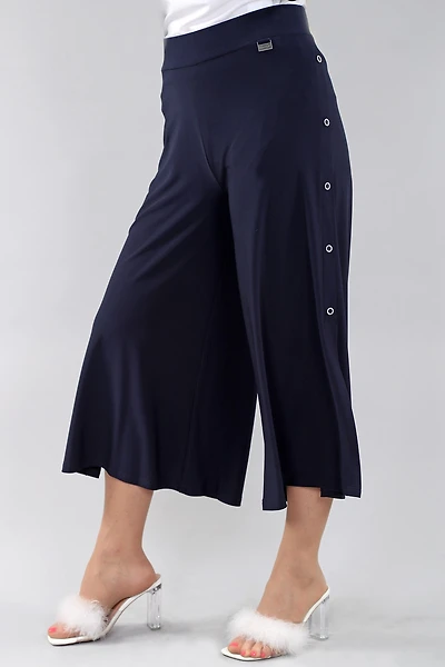 Pantalon capri à faux boutons latéraux - Michael Tyler