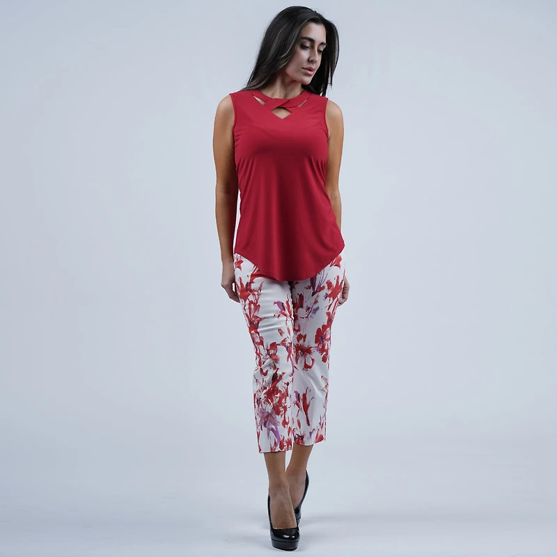 Plain sleeveless Top with criss-cross front