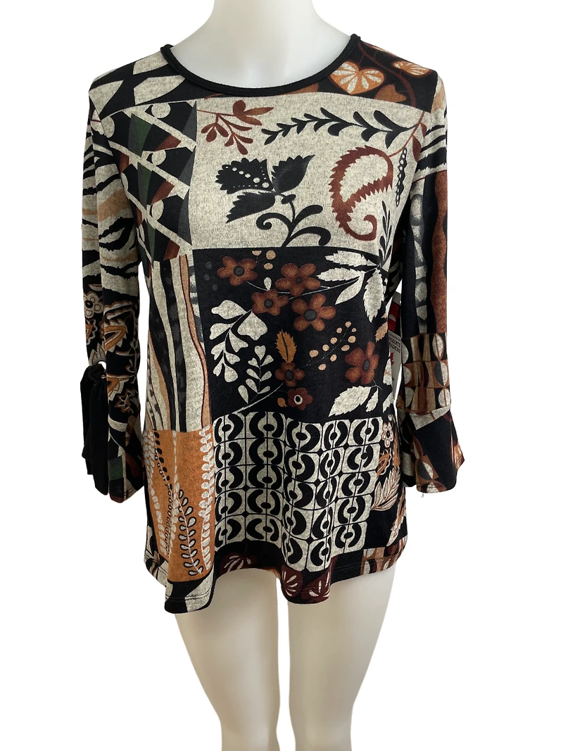 Multi knit Top with flared sleeves and buckle