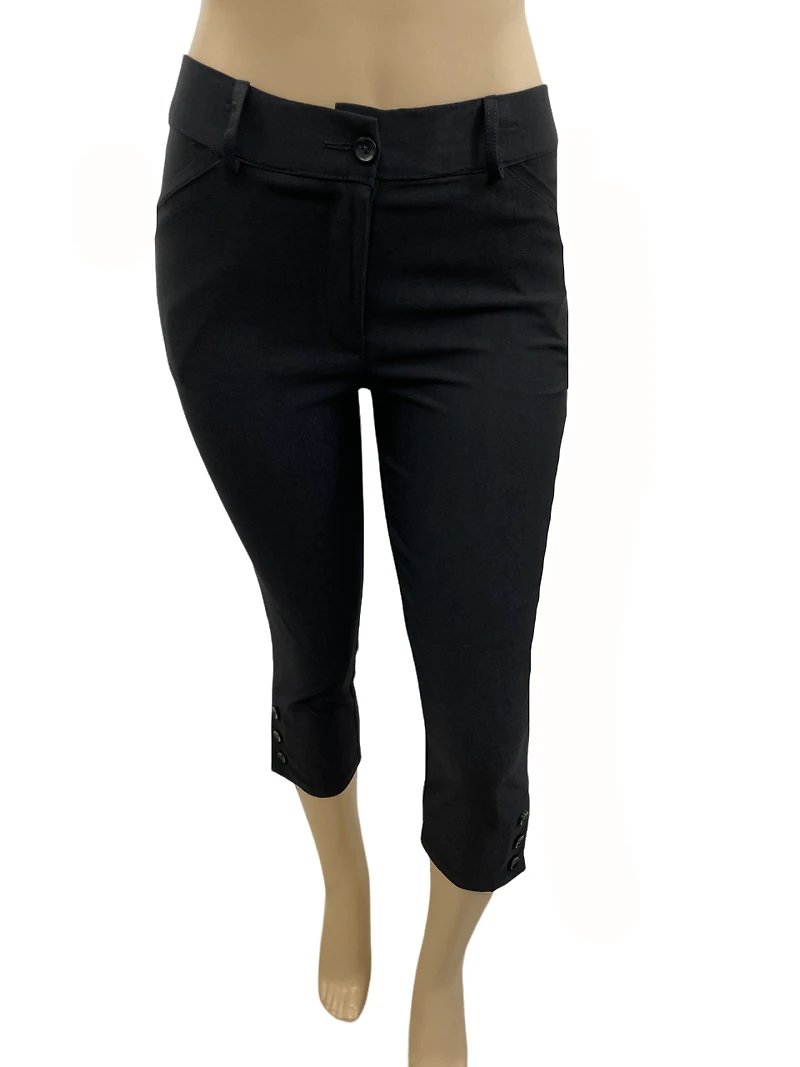 Capri pants with side pockets and buttons