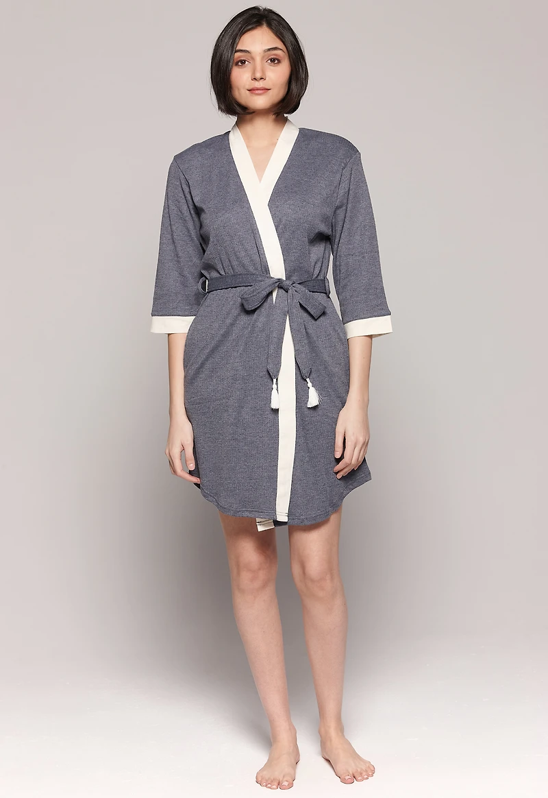 Soft, lightweight, ribbed 2-tone short bathrobe