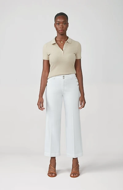 High-waisted jeans with wide legs