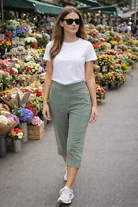 Pantalon capri fini de faux-boutons latéraux