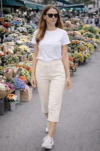 Pantalon capri fini de faux-boutons latéraux