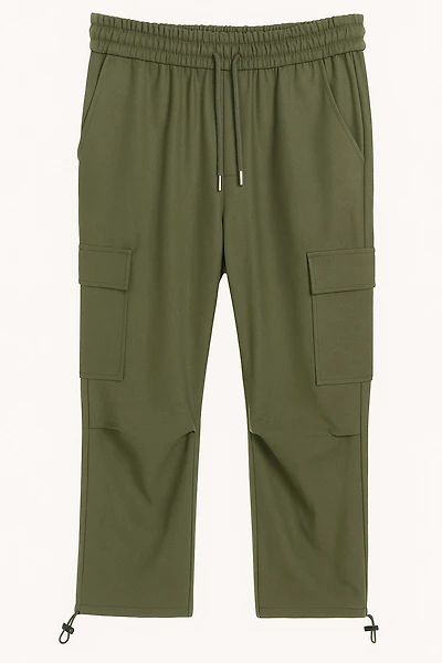 Straight-leg cargo pants with pleats at the knees