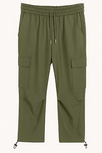 Straight-leg cargo pants with pleats at the knees