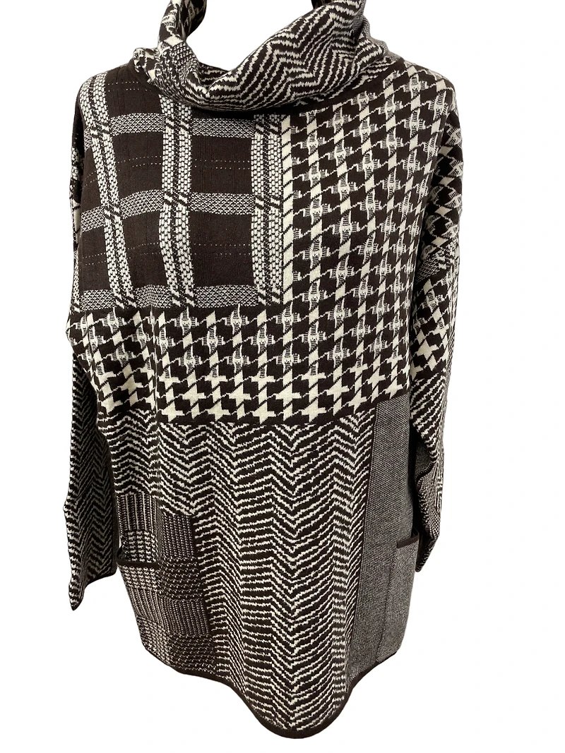 Multi-patch knit Top with front pockets