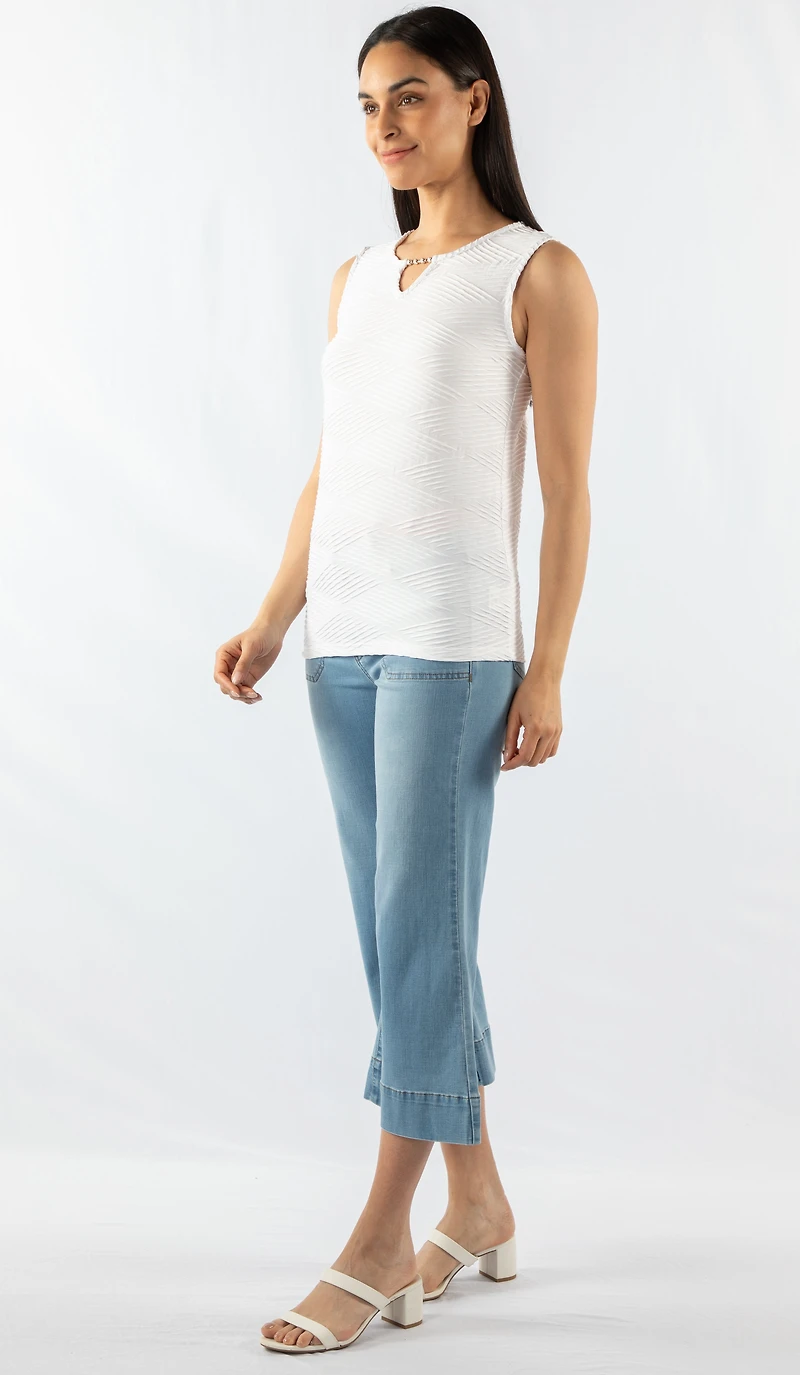 SLEEVELESS TANK WITH BEADED KEYHOLE