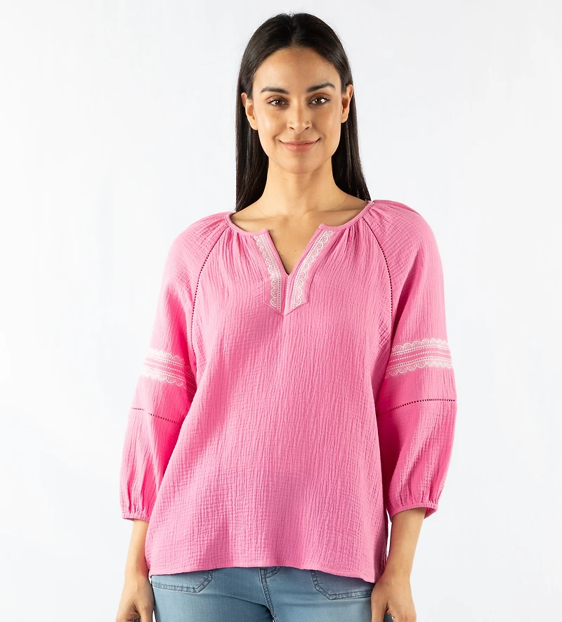 3/4 SLEEVE GAUZE EMBROIDED BLOUSE