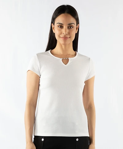 TEE WITH PEARL BEADED KEYHOLE