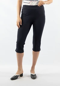 PULL ON CAPRI PANT WITH BUTTONS