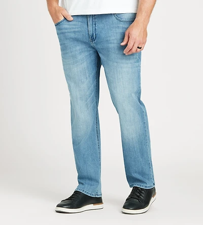 Straight Fit Lt Wash Jean