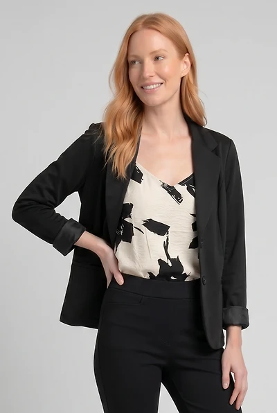 Le blazer noir léger classique