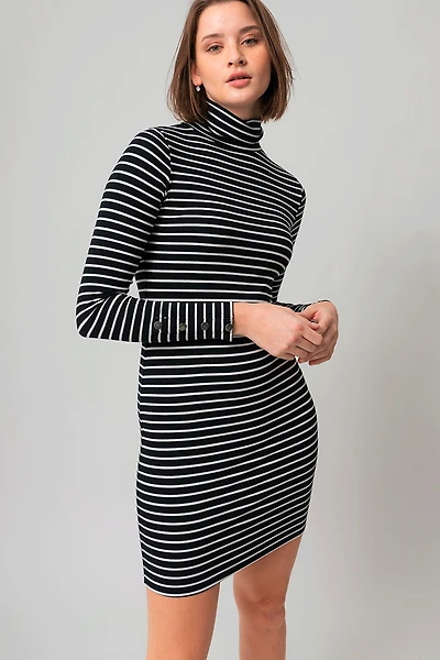 La robe ajustée rayures horizontales