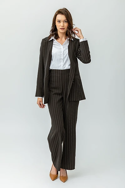Le pantalon ample à rayures