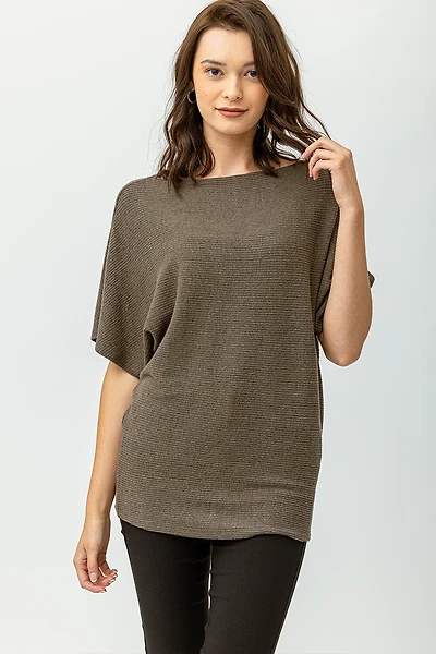 Le t-shirt fines rayures horizontales manches chauves-souris