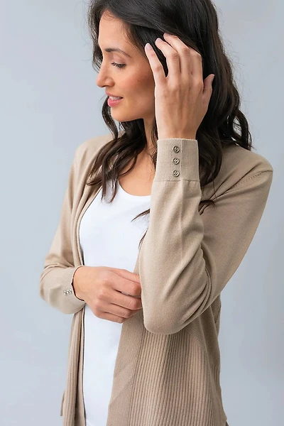 Le cardigan uni texturé