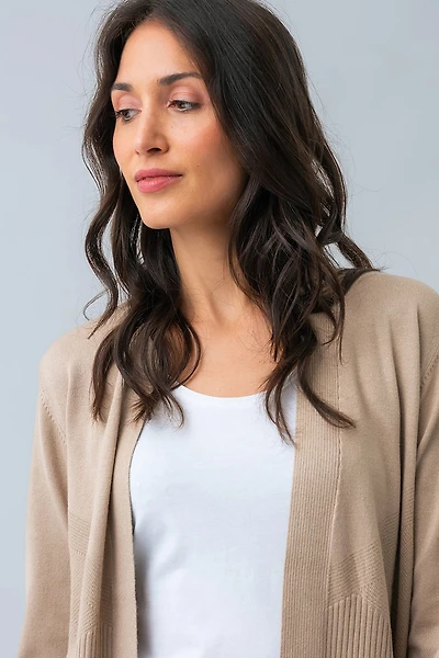 Le cardigan uni texturé