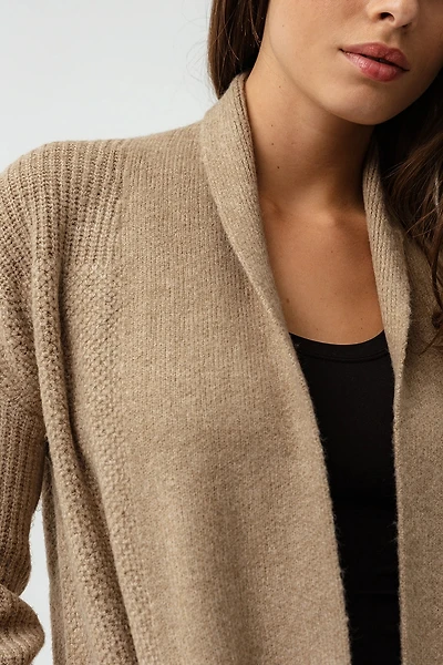 Le cardigan long ouvert