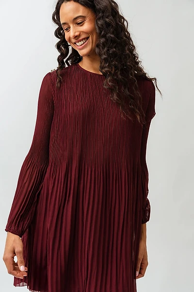 La robe plissée bourgogne