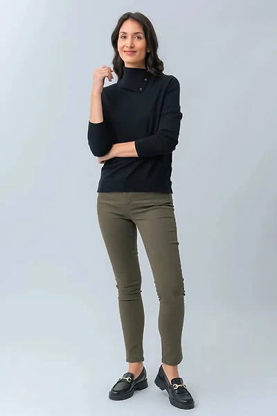 Le jeans étroit coloré sculptant