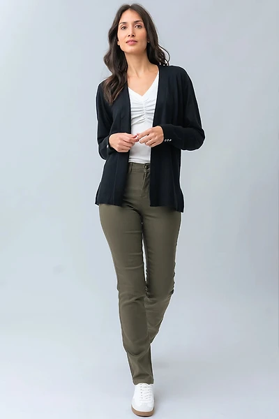 Le jeans droit coloré sculptant