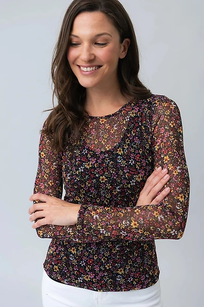 Le t-shirt à manches longues floral en filet