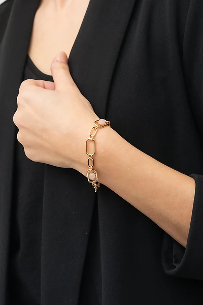 Le bracelet chaîne et perles