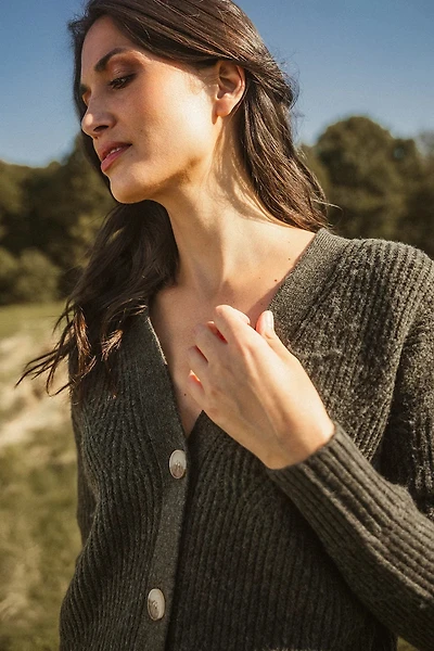 Le cardigan court en tricot
