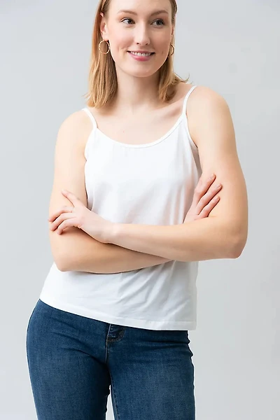 La camisole basique bretelles ajustables