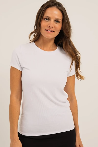 Le t-shirt côtelé à manches courtes