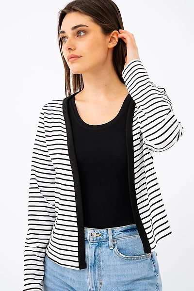 Le cardigan léger à rayures