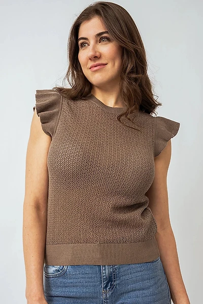 La camisole en crochet manches à volants