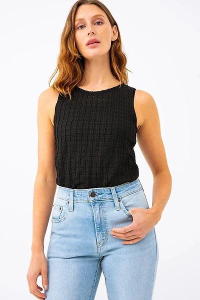 La camisole unie ajourée