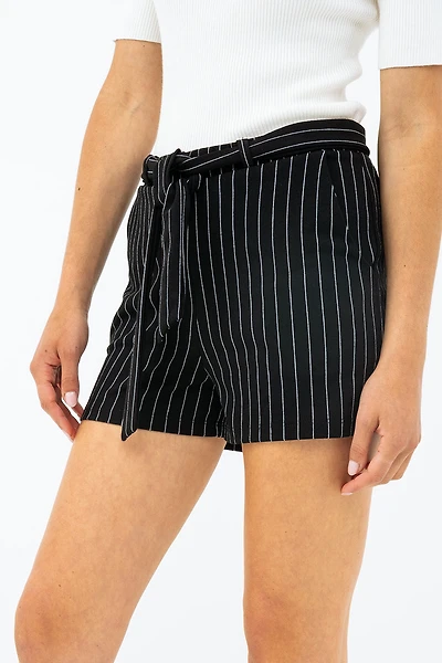 Le short imprimé ceinture à nouer