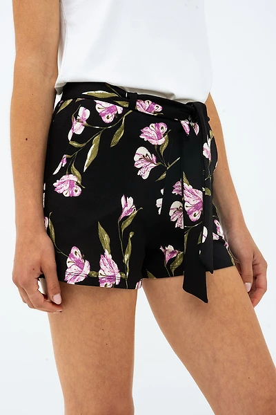 Le short imprimé ceinture à nouer
