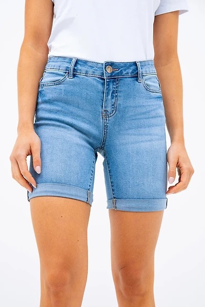 Le bermuda en denim extensible