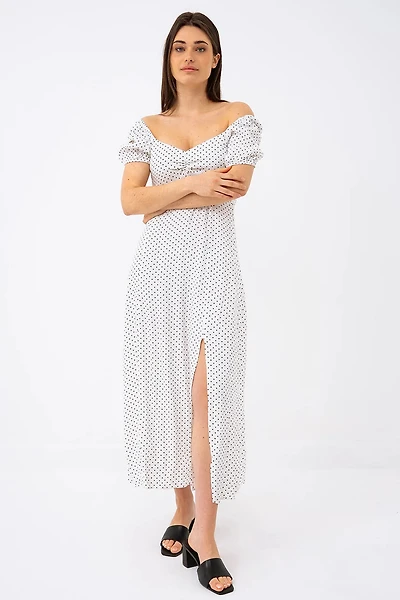 La robe longue à pois