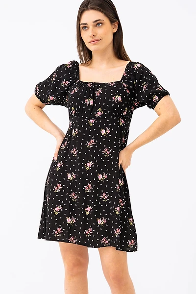 La robe courte fleurie