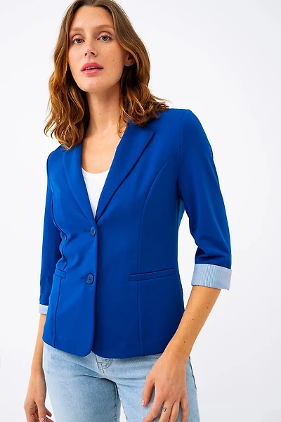 Le blazer manches à revers contraste