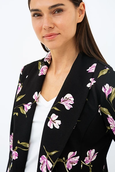 Le blazer fleuri manche 3/4