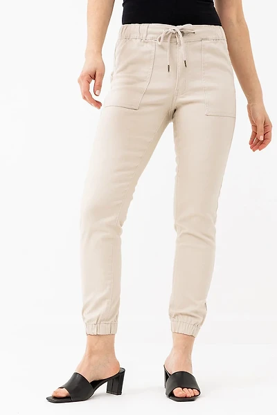 Le jeans jogger de couleur